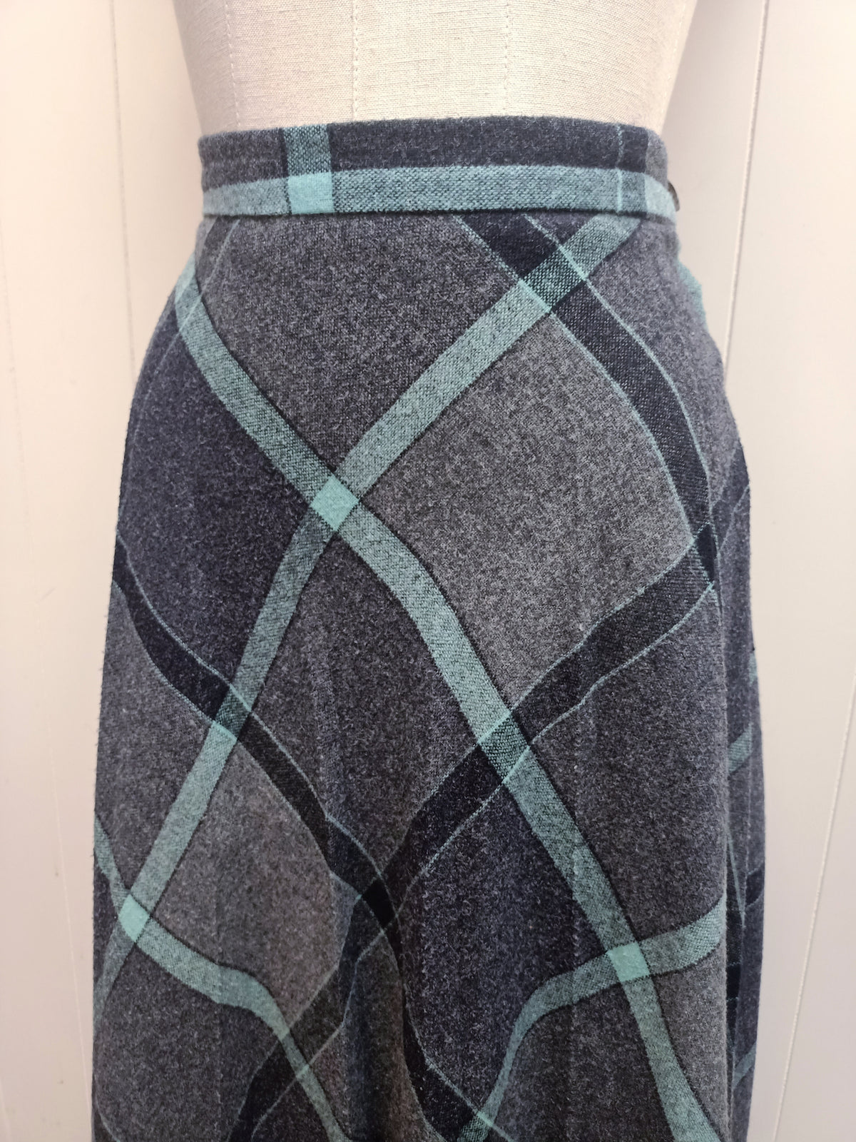 Vintage Wraggs Grey & Mint Plaid Skirt