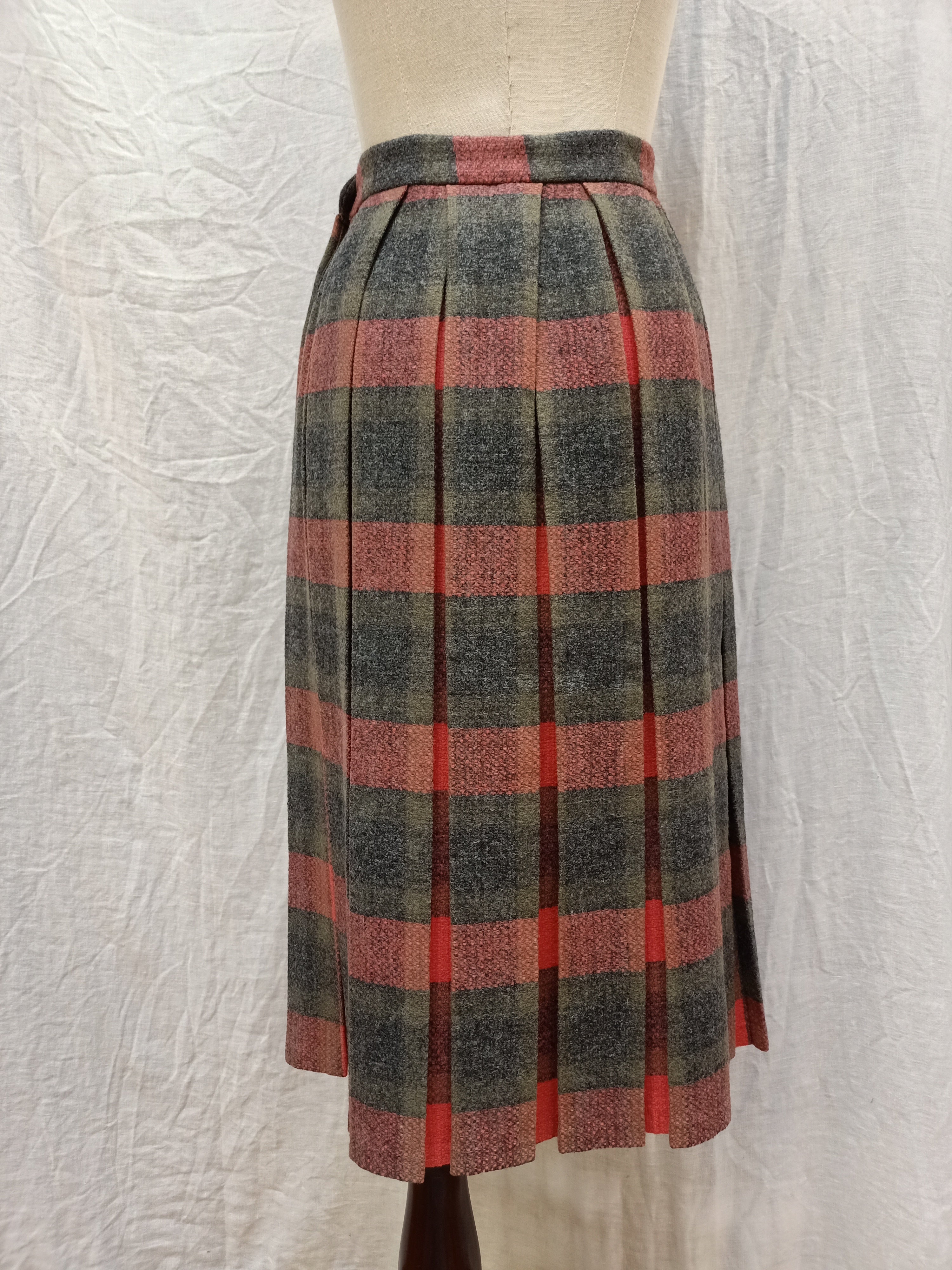 Retro Wool Checkered Skirt