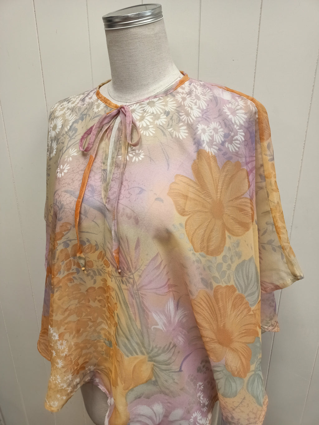 Vintage The Forum Cape