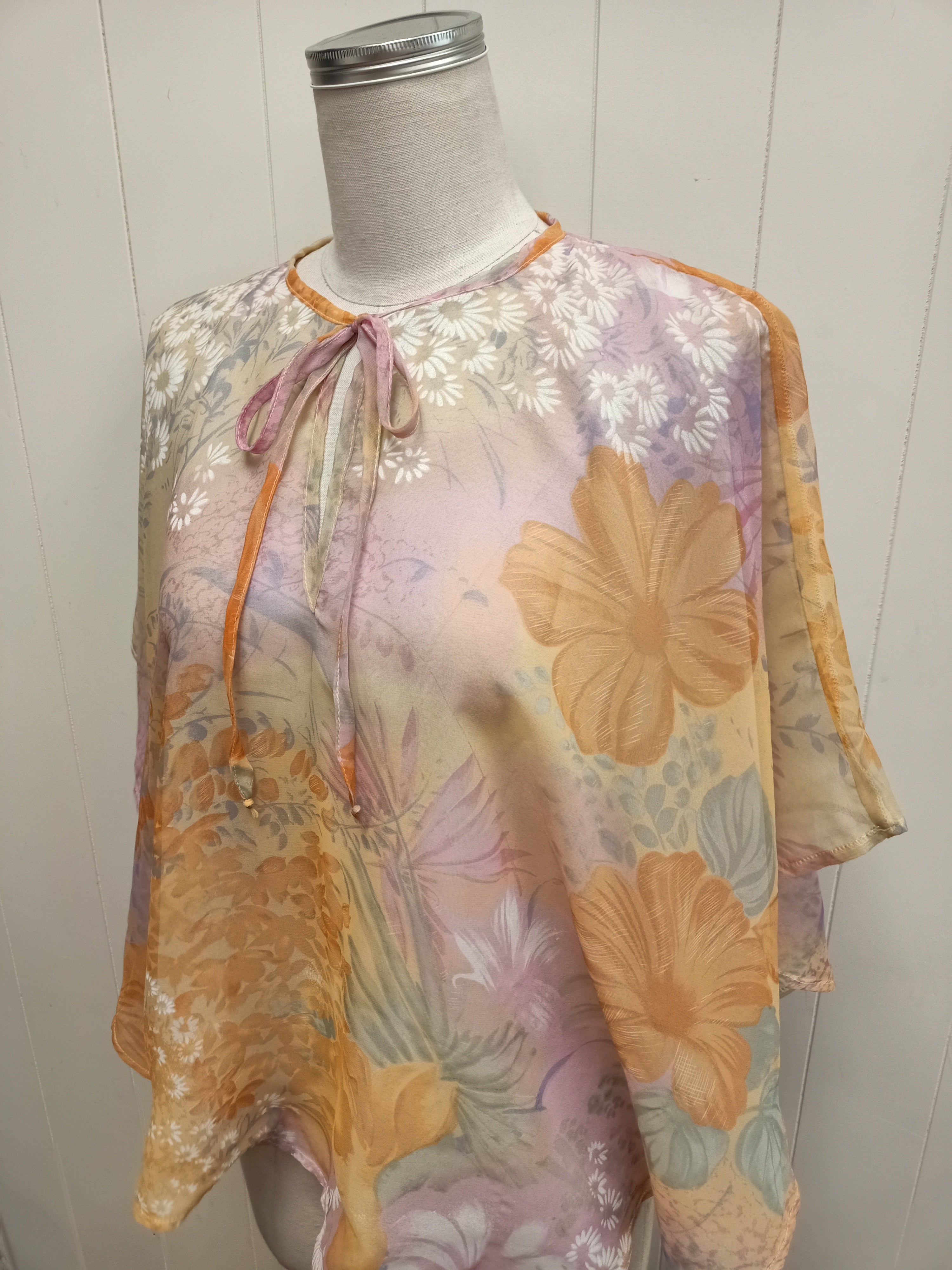 Vintage The Forum Cape