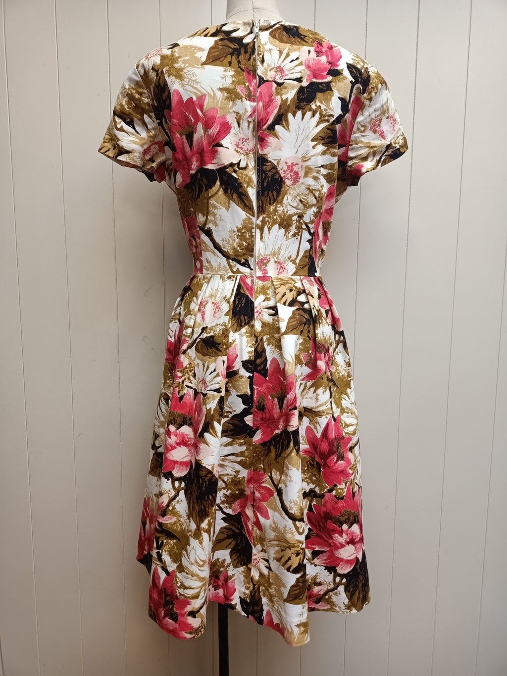 Vintage Boat Neck Lotus Dress