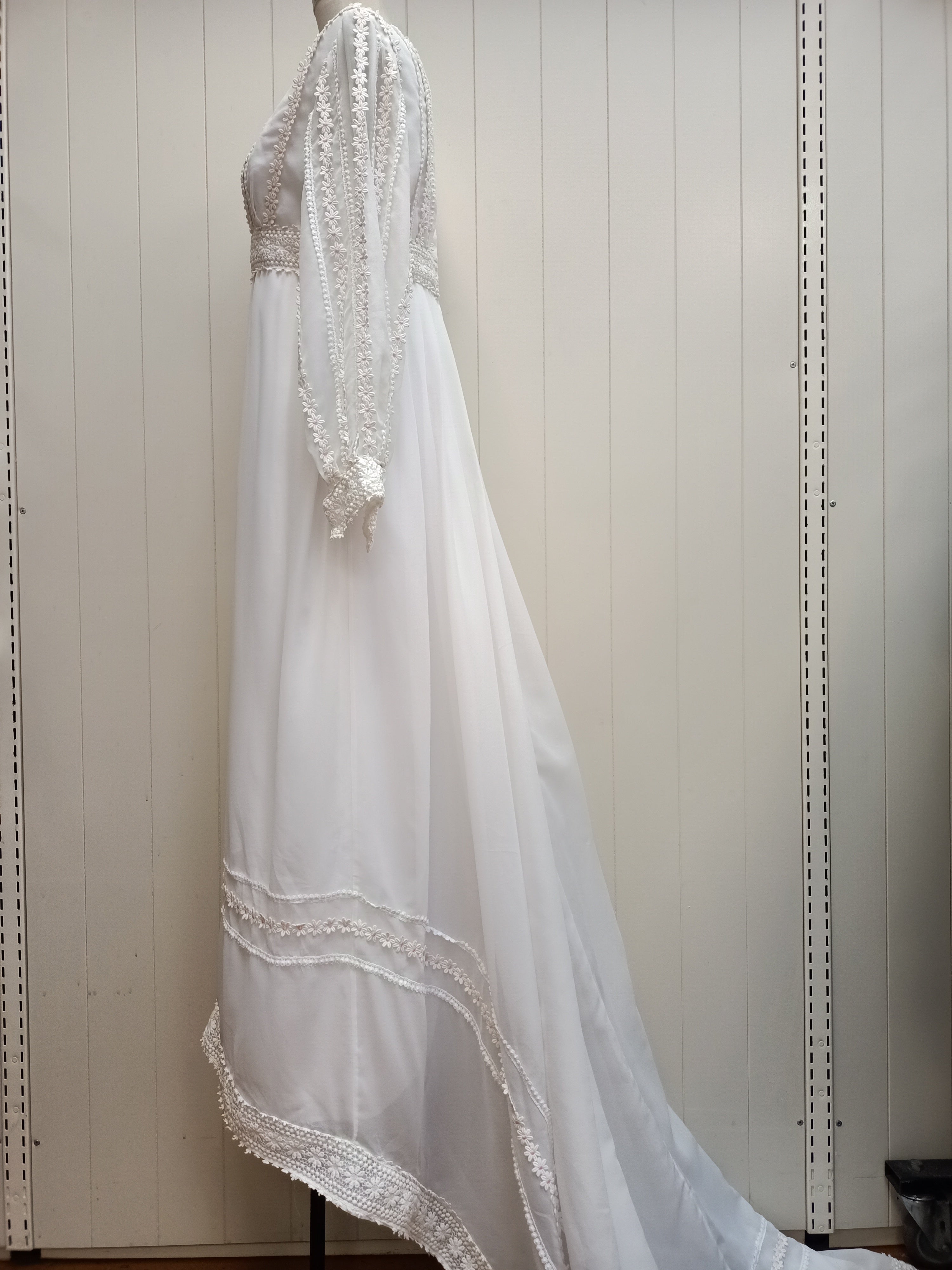 Vintage Petite Prairie Wedding Dress
