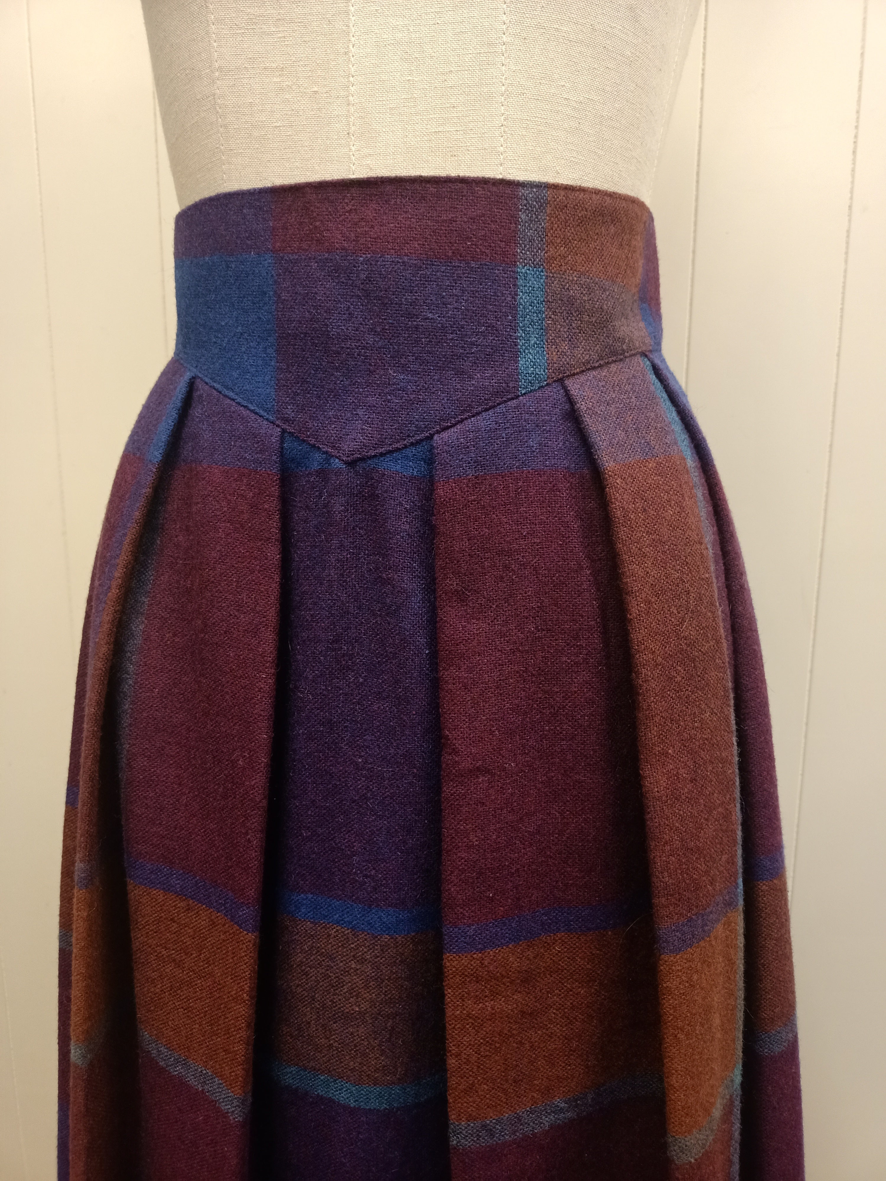 Vintage Earlybird Plaid Skirt