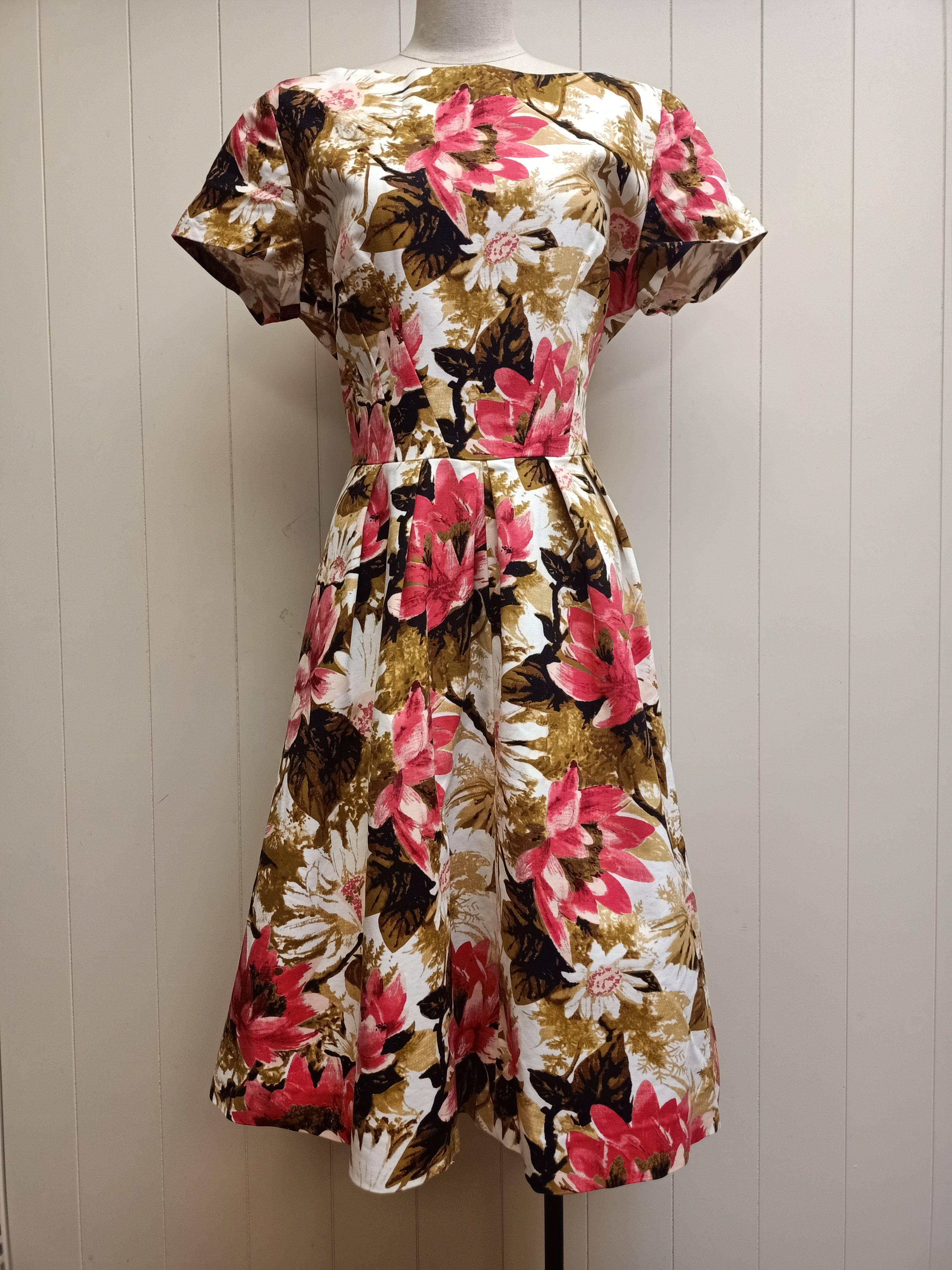 Vintage Boat Neck Lotus Dress