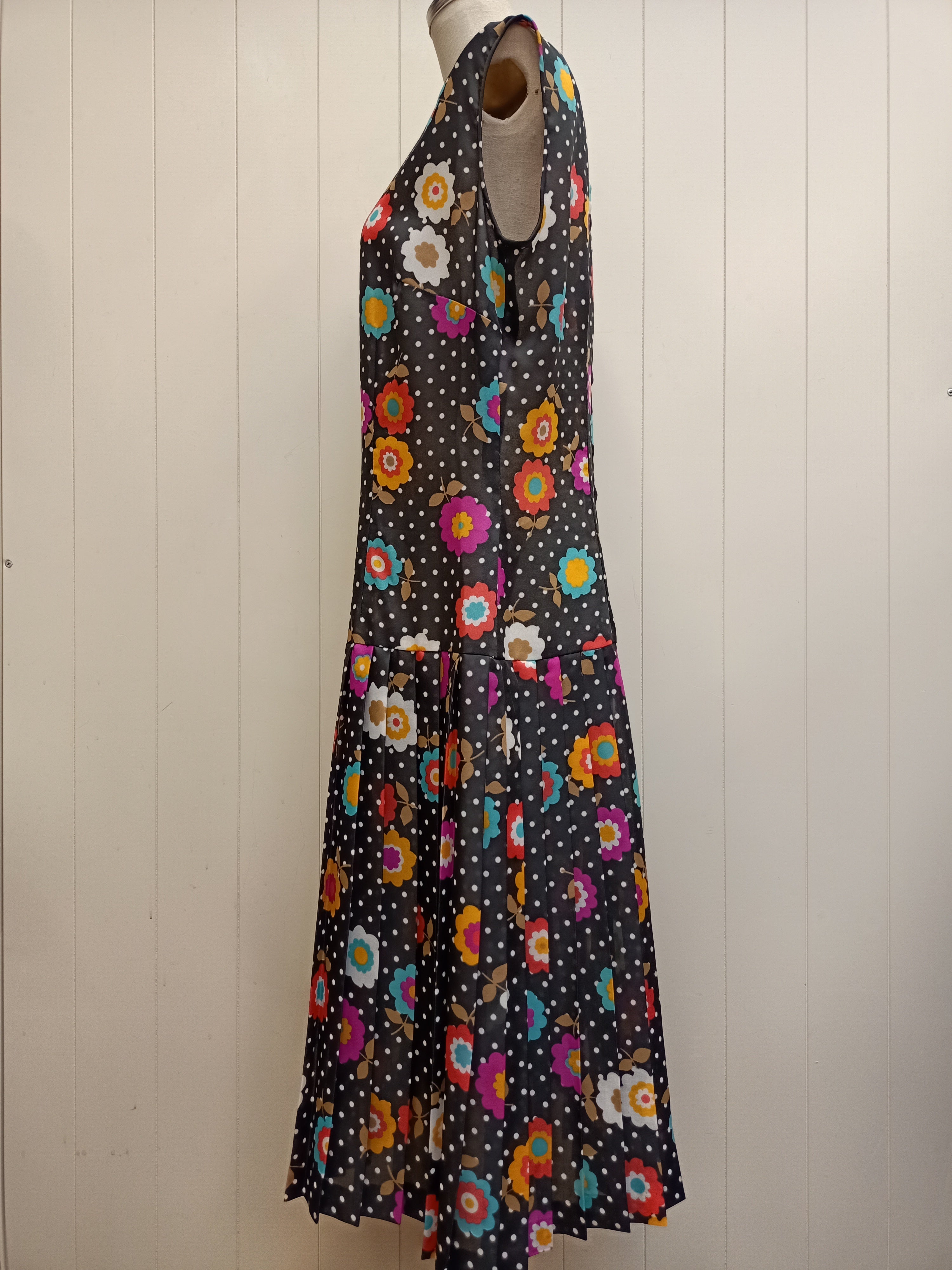 Vintage Pasadena Floral Pleat Dress