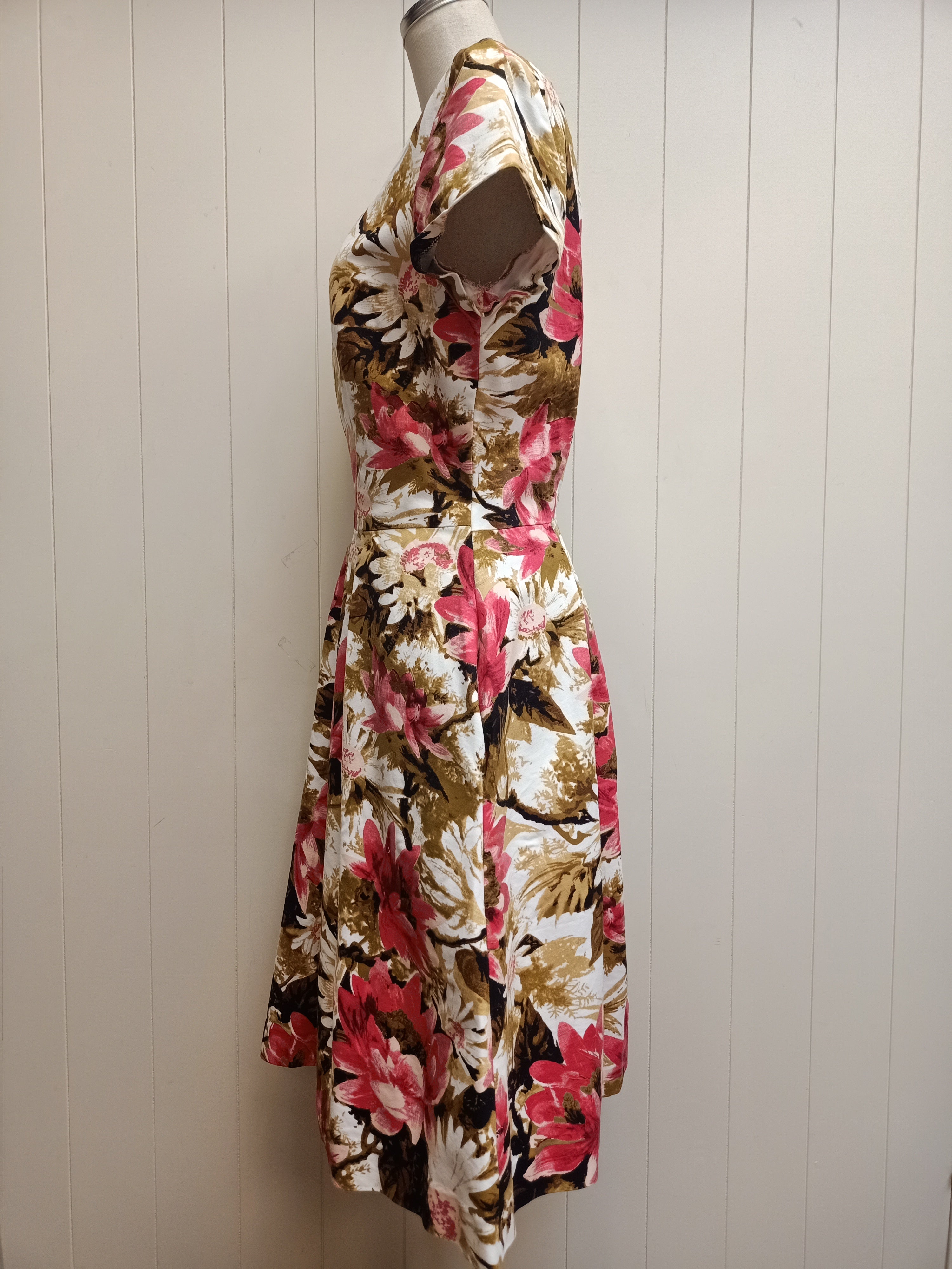 Vintage Boat Neck Lotus Dress