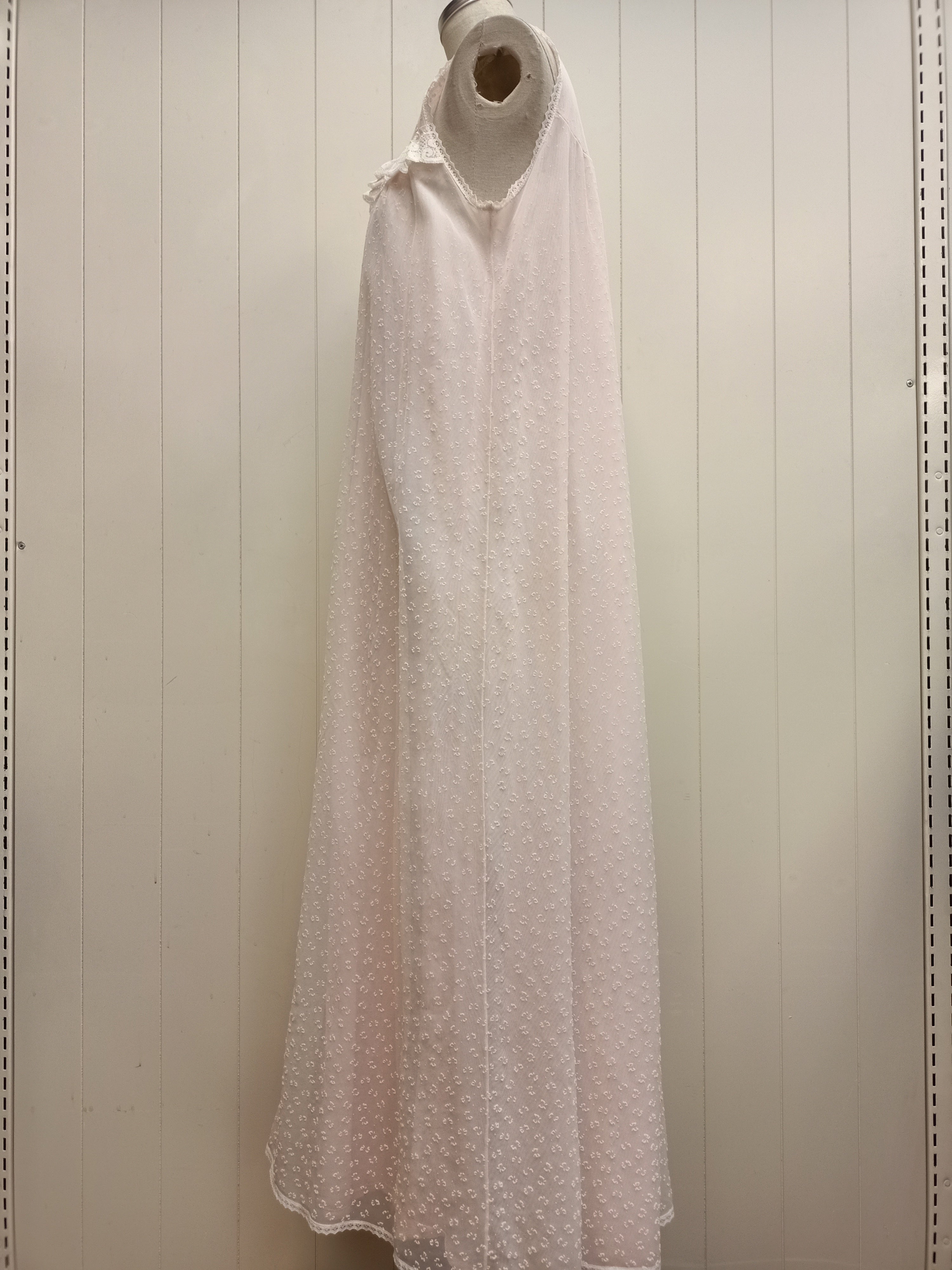 Vintage Leading Lady Nightie