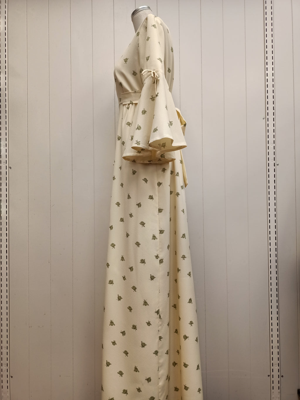 Vintage Green Roses Maxi Dress