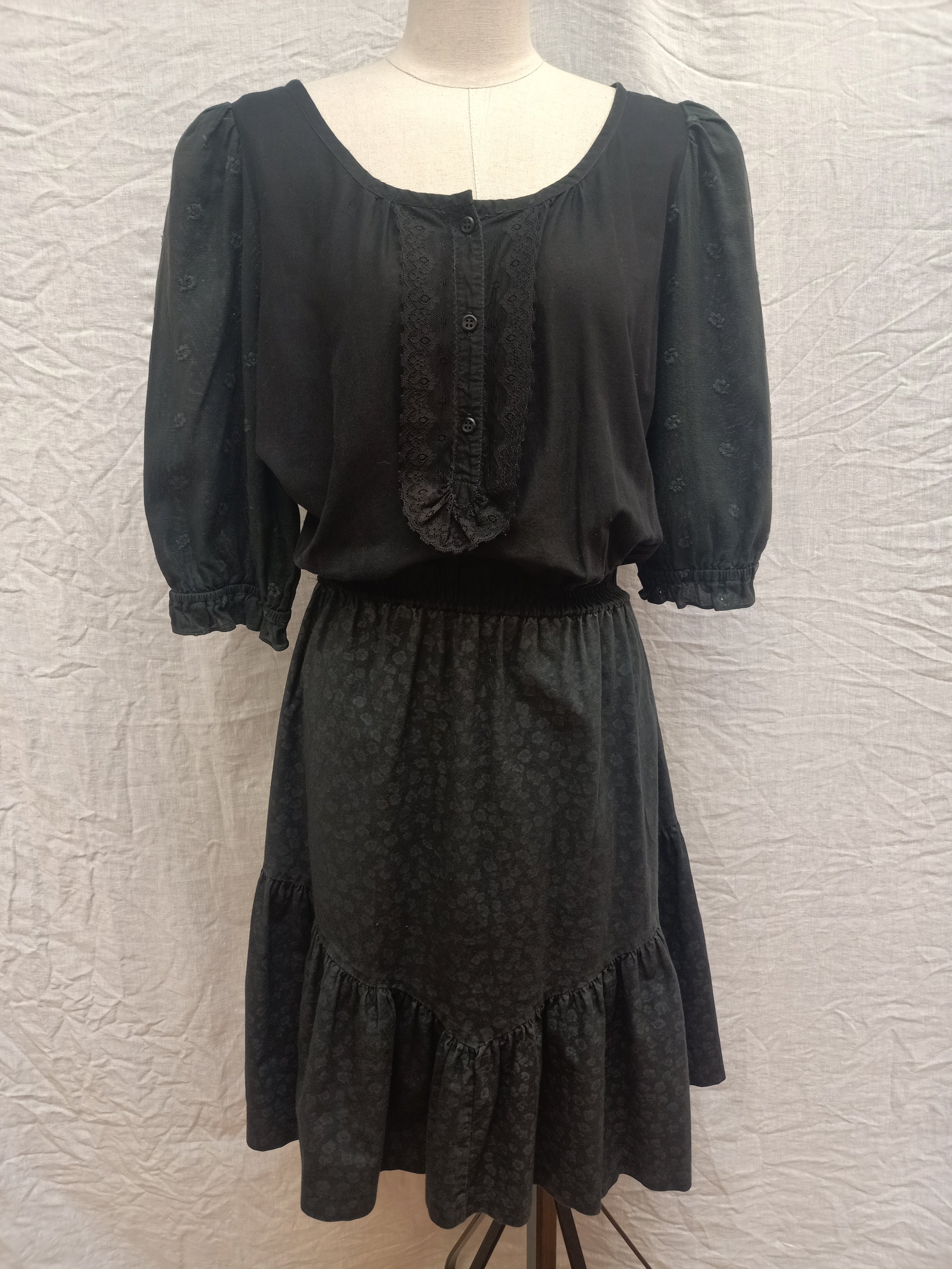 Vintage Dressence.10 Dress