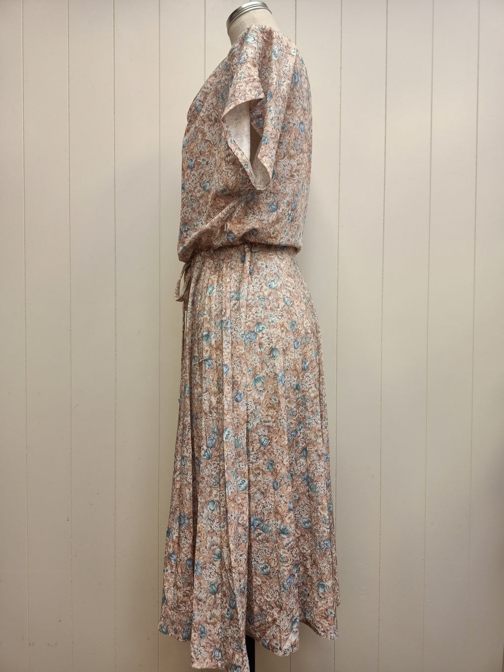 Vintage Gainsboro Floral Sheen Dress