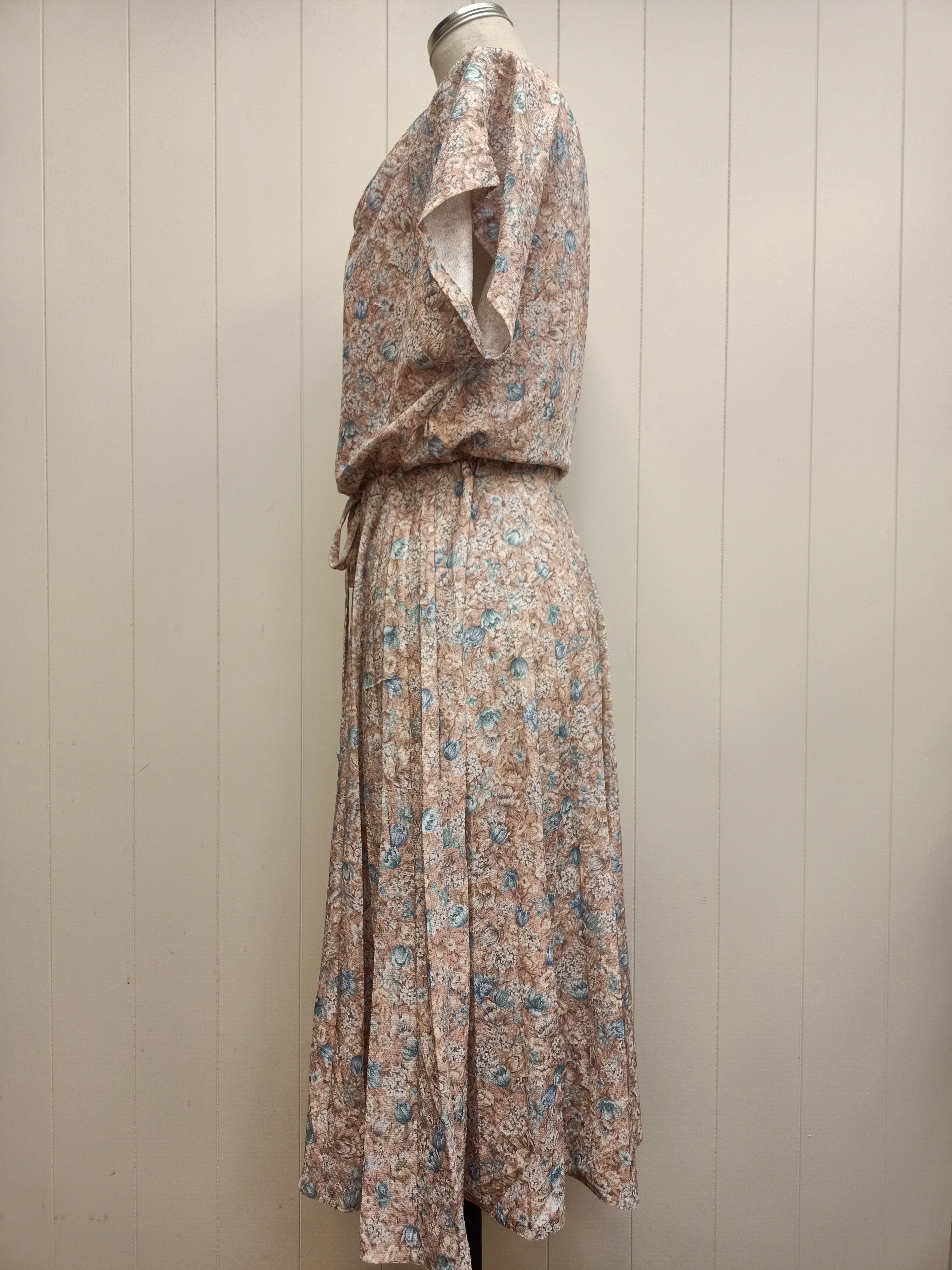 Vintage Gainsboro Floral Sheen Dress