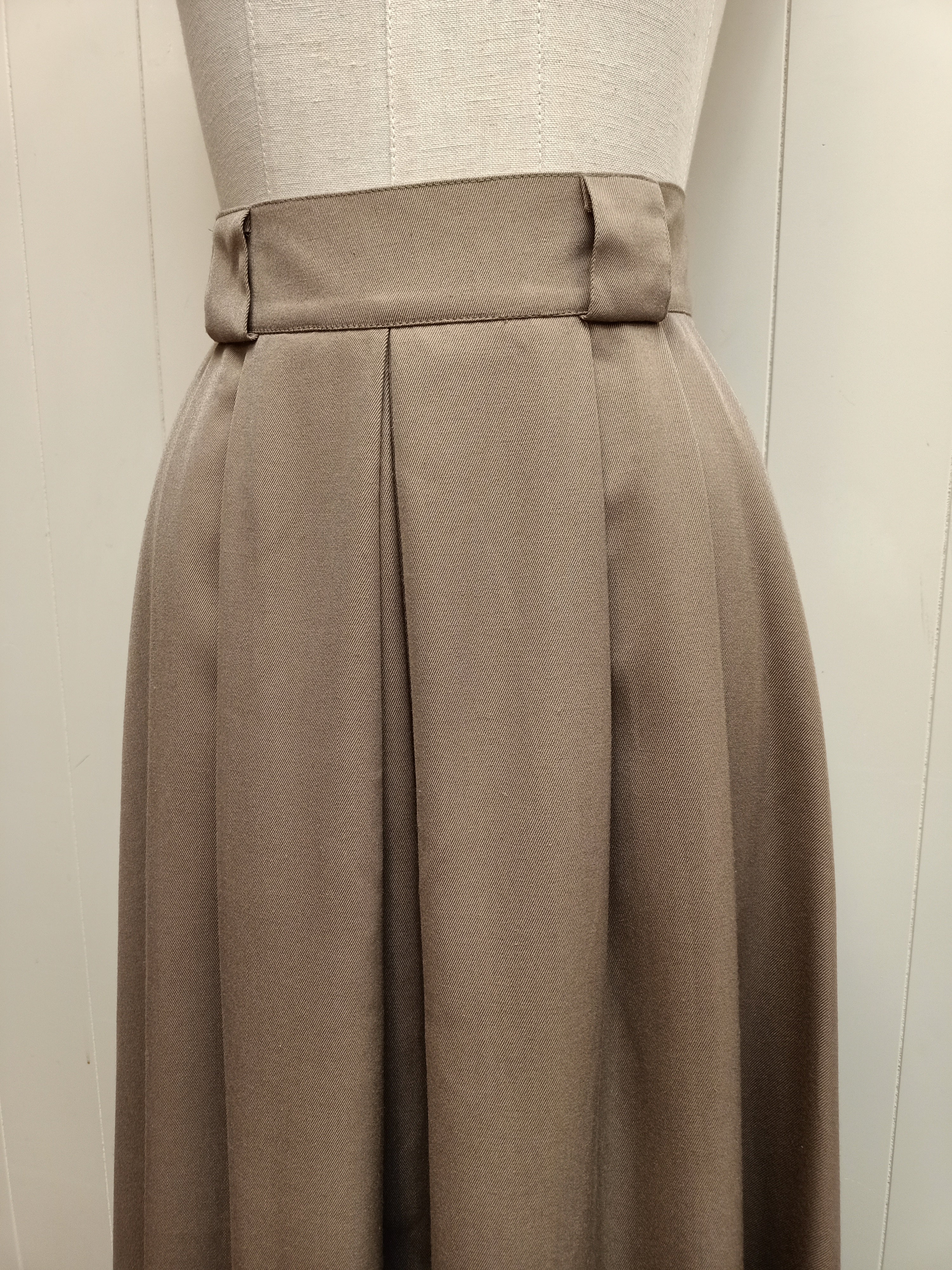 Vintage Directions Pleat Skirt
