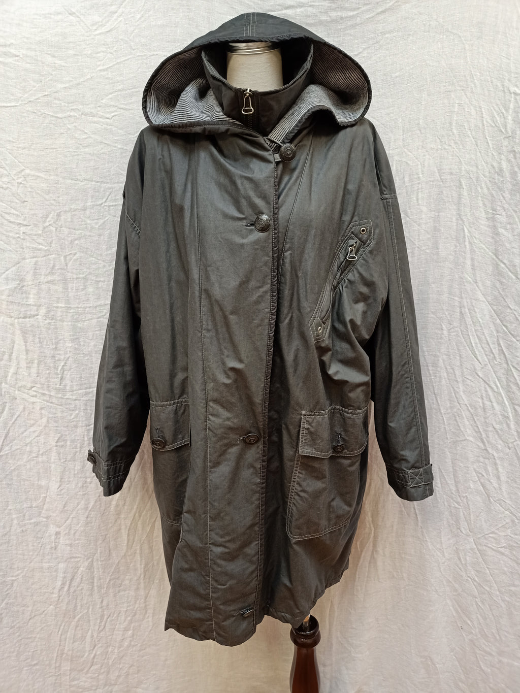 Moment Heavy Duty Raincoat