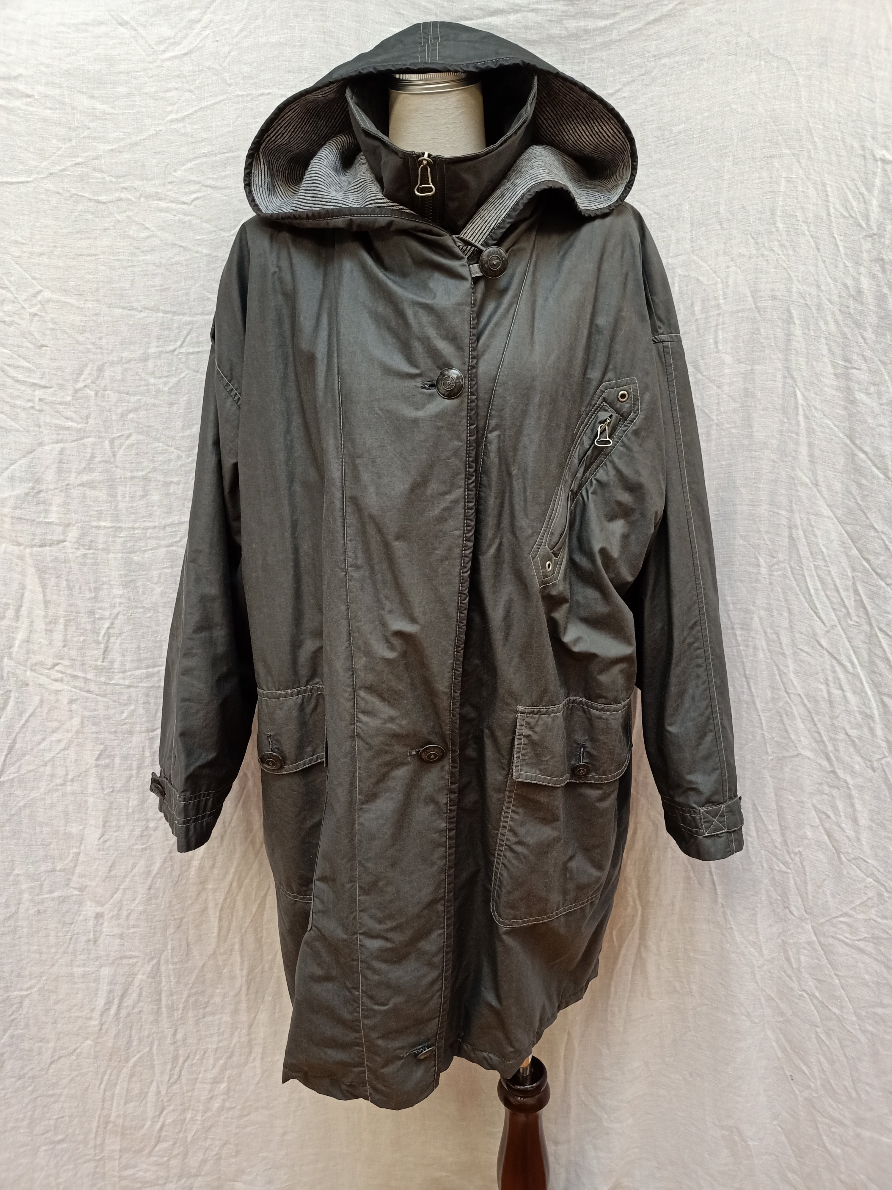 Moment Heavy Duty Raincoat