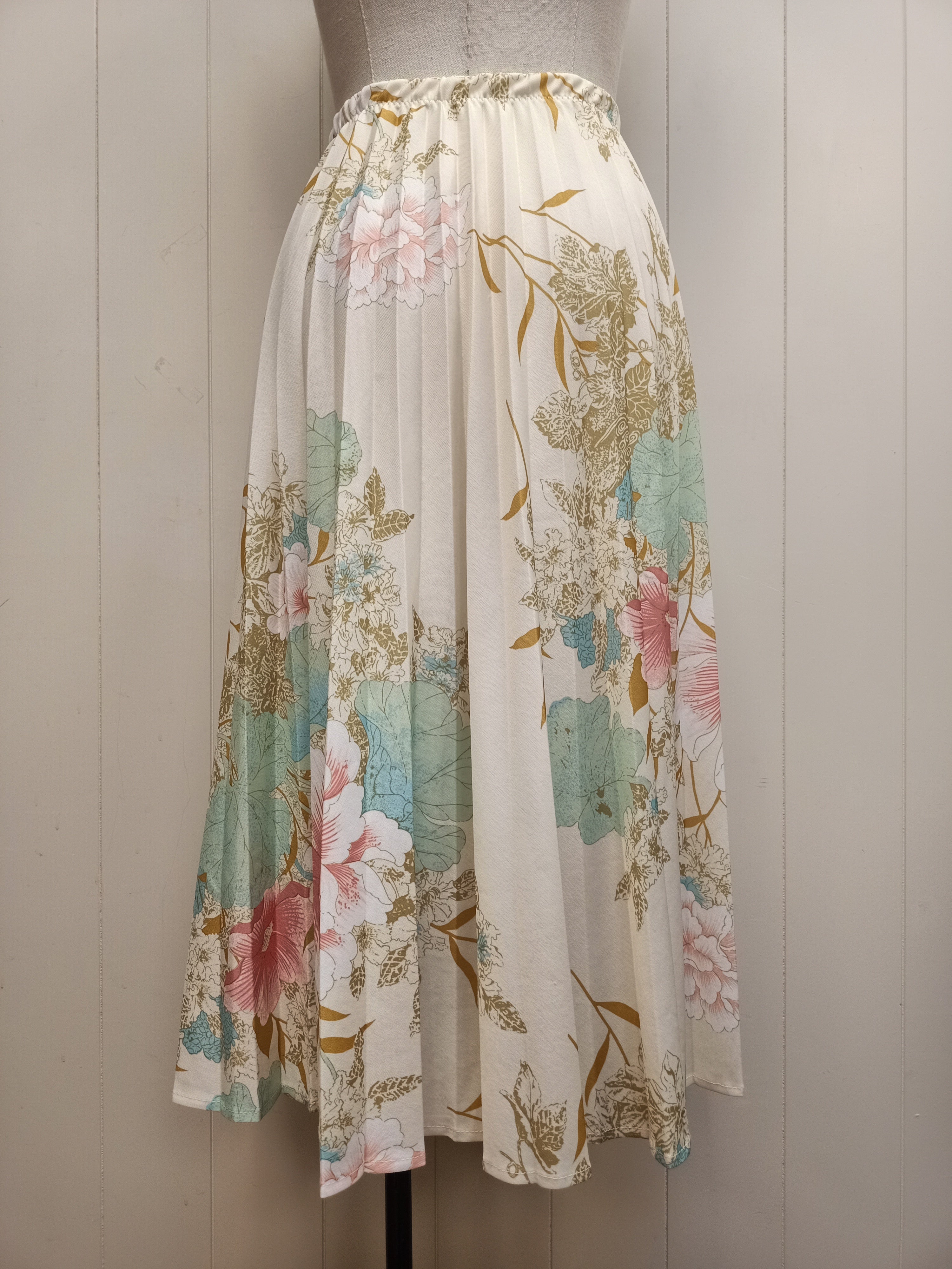 Vintage Pleated Floral Skirt