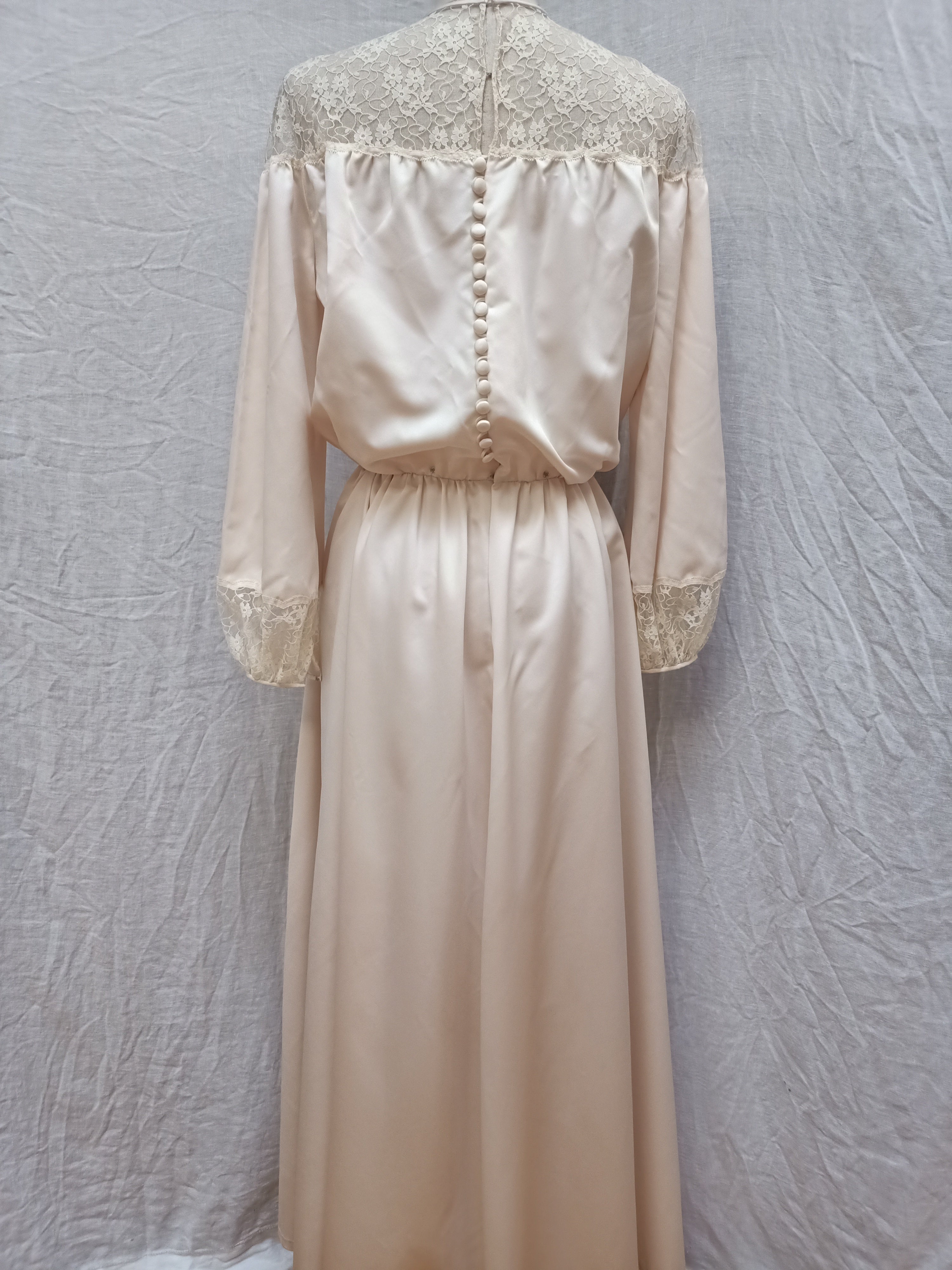 Retro Cream Lace Dress