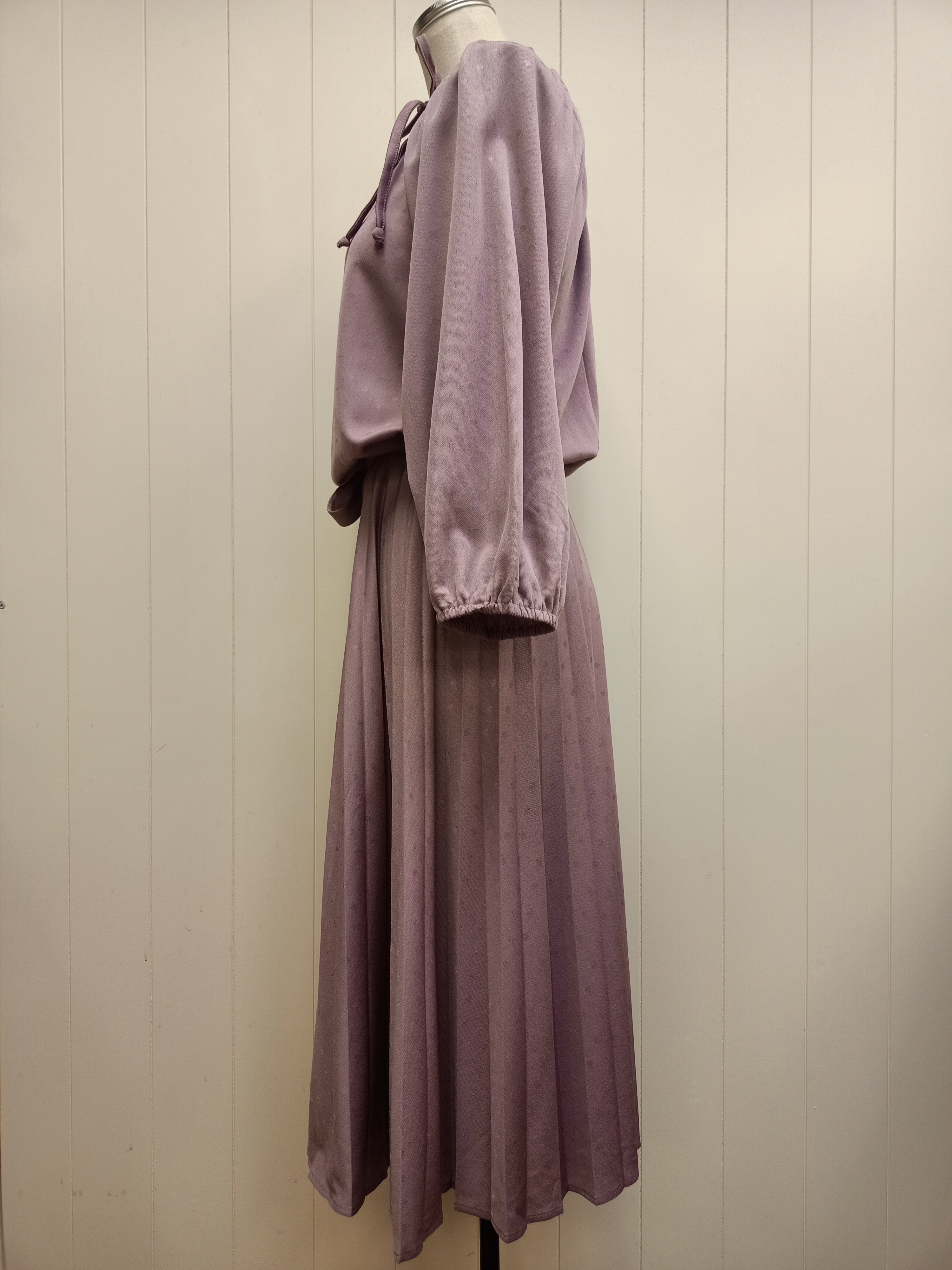 Vintage Royal Wyndham Collection Mauve Dress